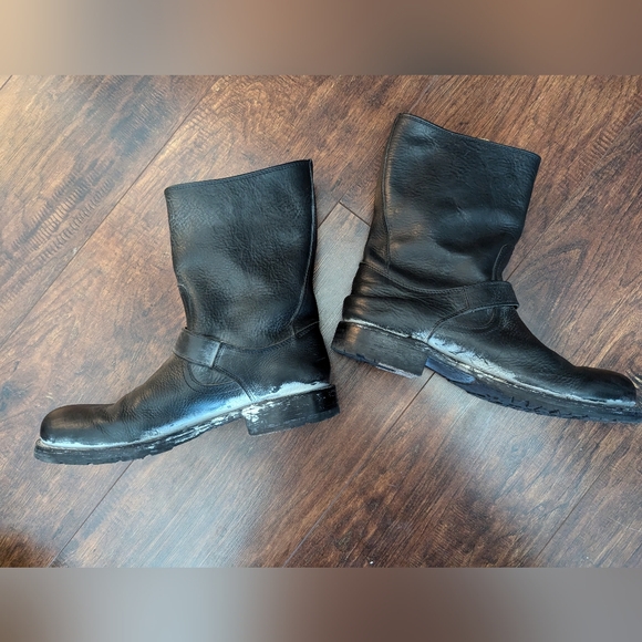 Frye distressed engineer boots - Picture 4 of 4